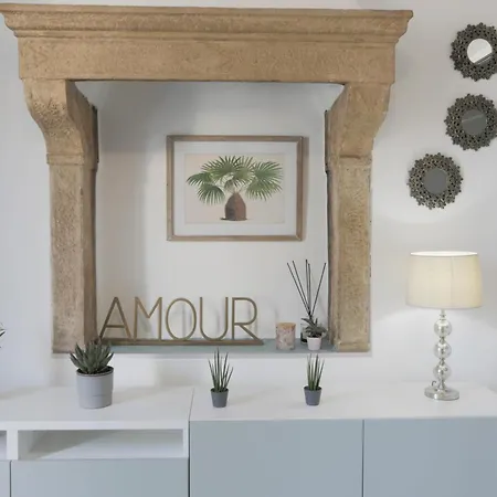 Elegant Apartment: Free Netflix, Wi-fi & Parking * Vérone