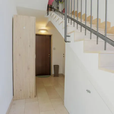Appartement Elegant Apartment: Free Netflix, Wi-fi & Parking Vérone