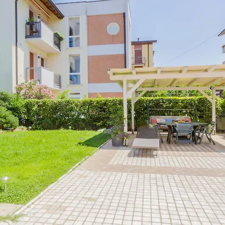 Appartement Elegant Apartment: Free Netflix, Wi-fi & Parking *