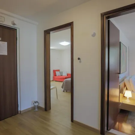 Elegant Apartment: Free Netflix, Wi-fi & Parking * Verona