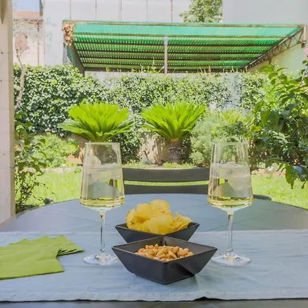 Elegant Apartment: Free Netflix, Wi-fi & Parking Appartement Vérone