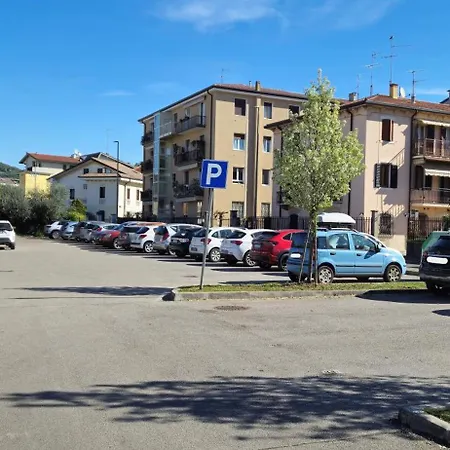 Appartement Elegant Apartment: Free Netflix, Wi-fi & Parking *